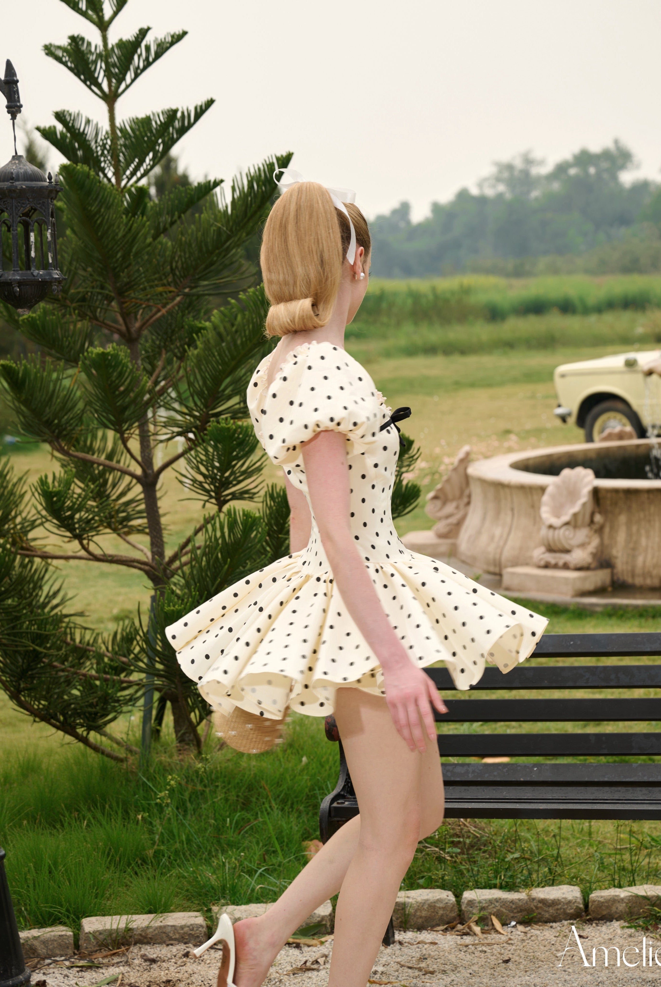 Allora Amelie Official