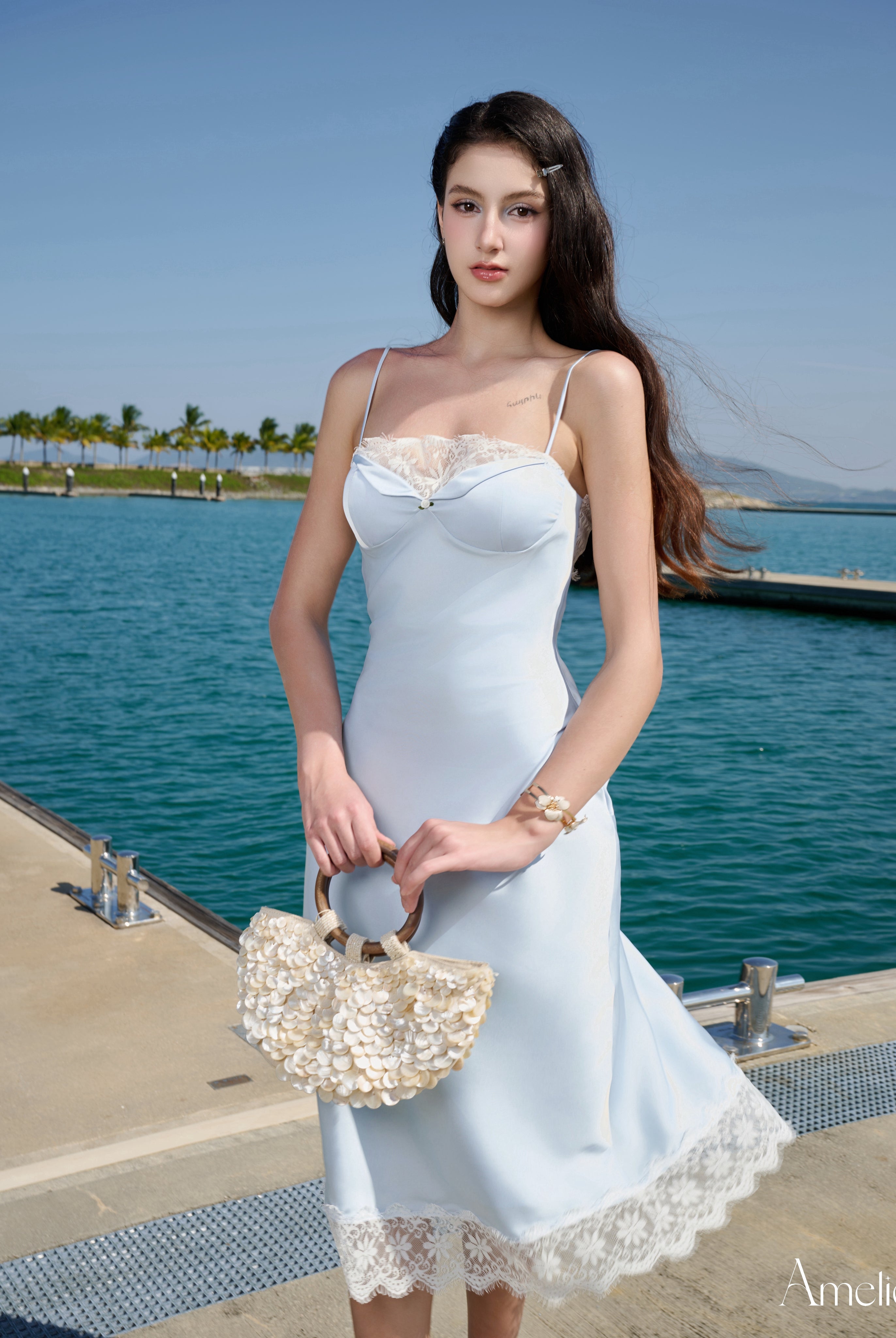 Amica Amelie Official