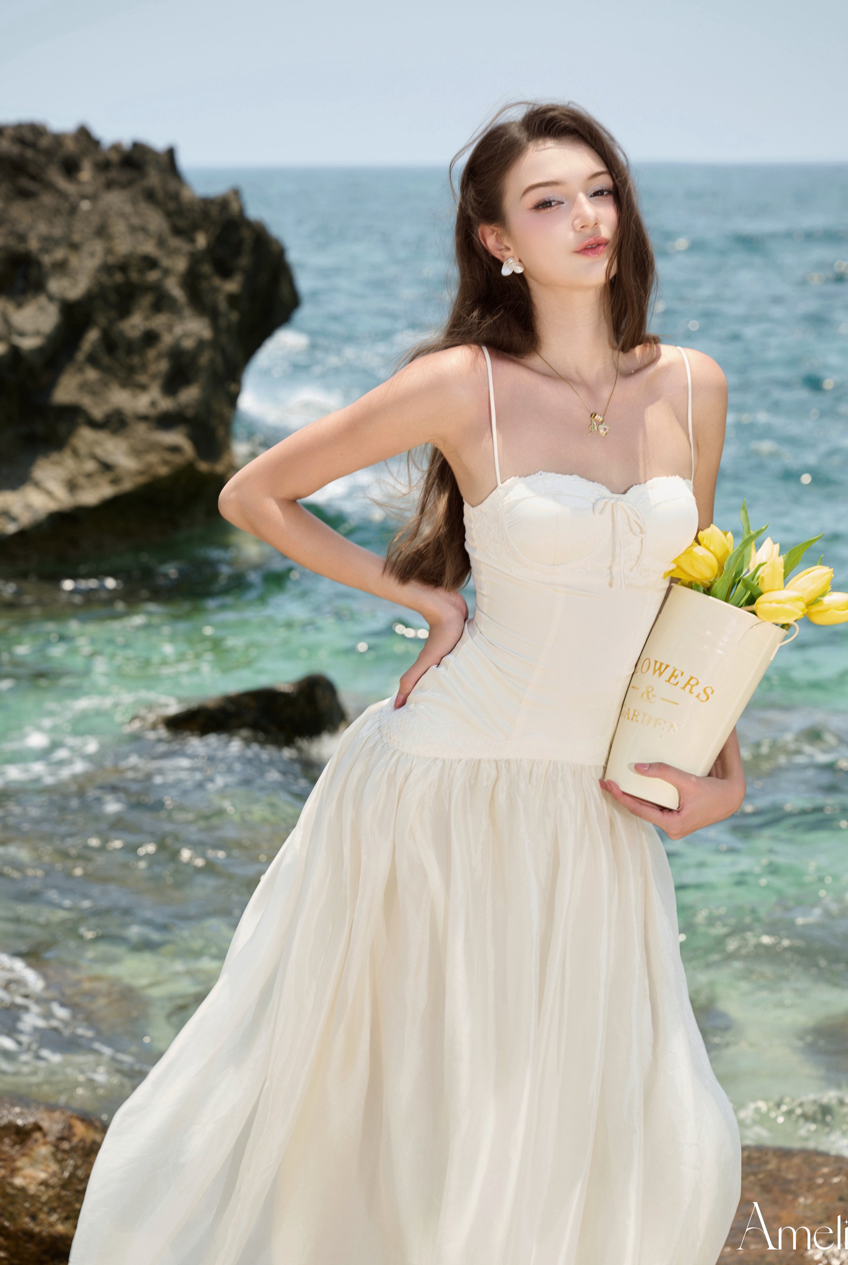 Dora Amelie Official
