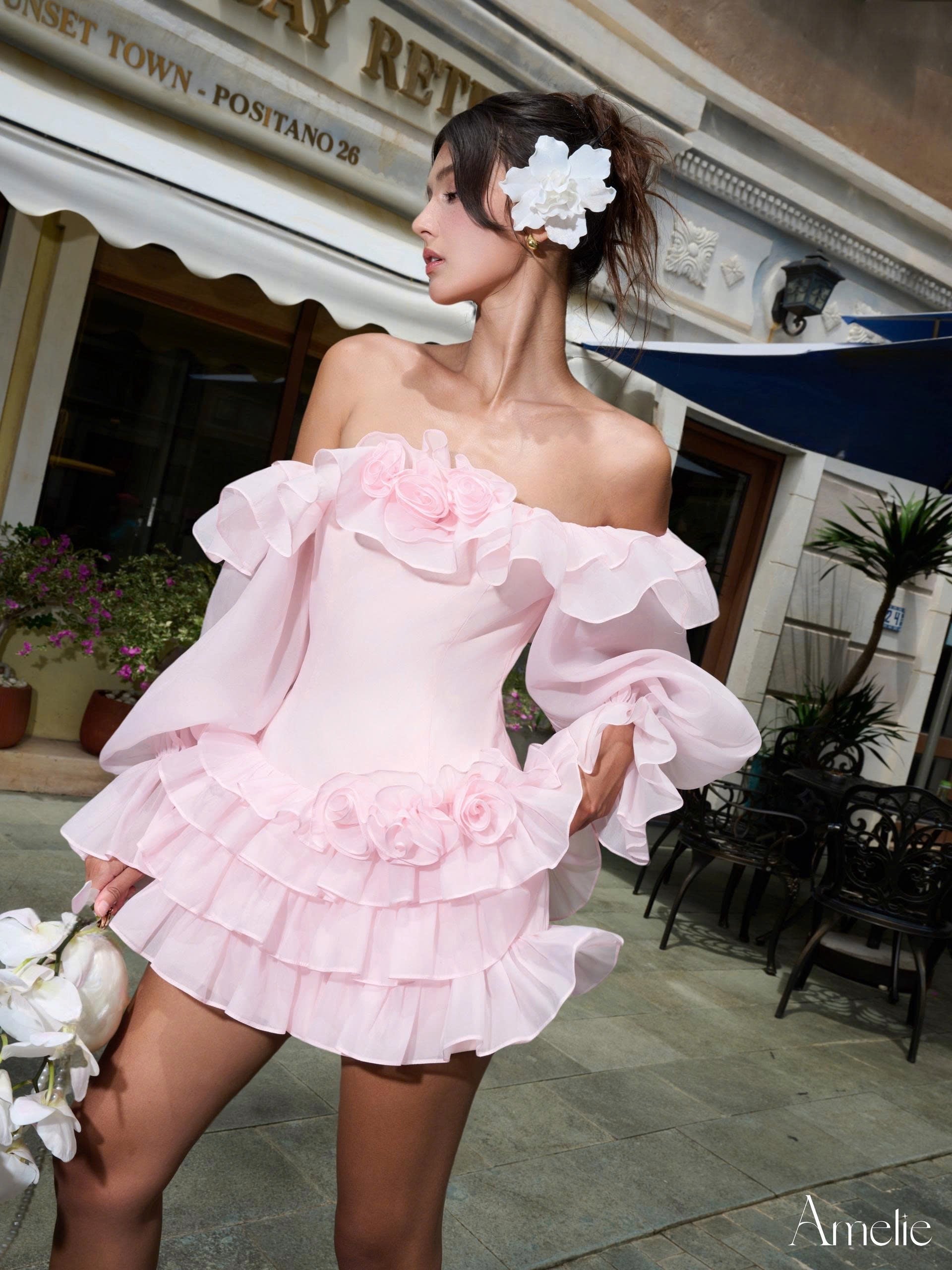 Holly Amelie Official